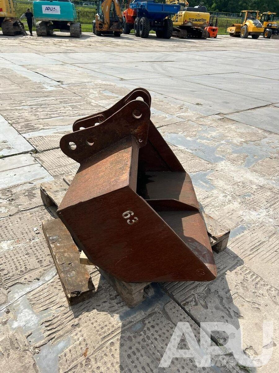  equipment - attachment for construction equipment  دلاء
