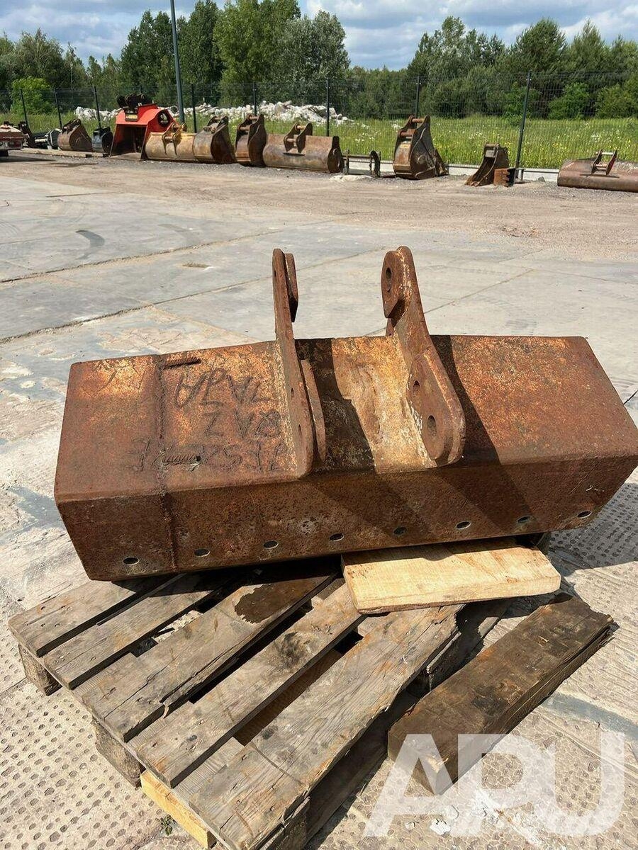  equipment - attachment for construction equipment  دلاء