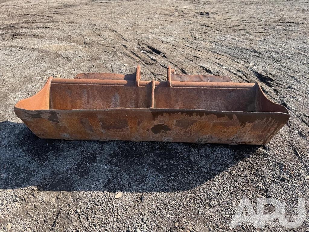  equipment - attachment for construction equipment  دلاء