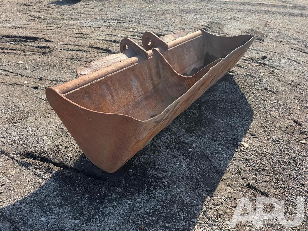  equipment - attachment for construction equipment  دلاء