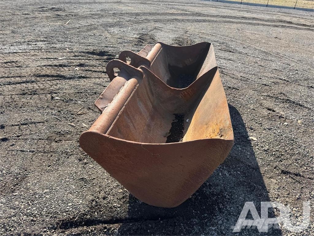  equipment - attachment for construction equipment  دلاء