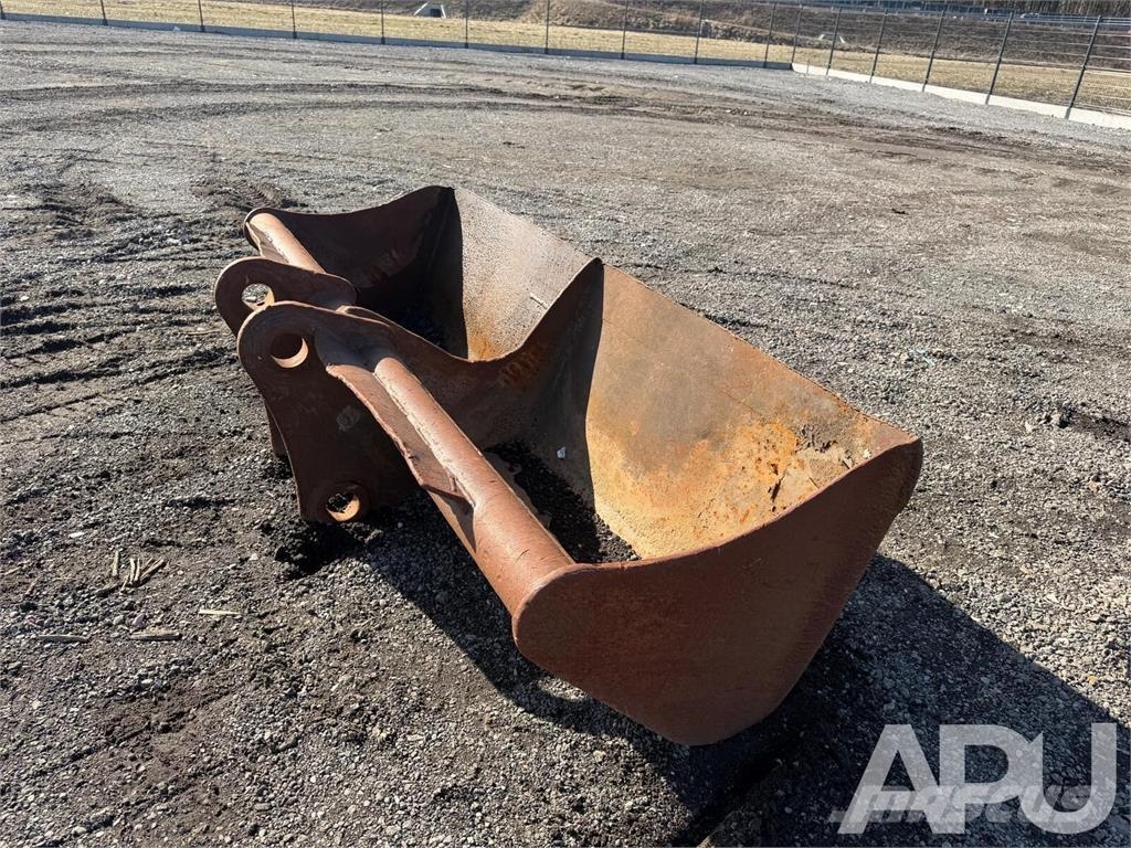  equipment - attachment for construction equipment  دلاء