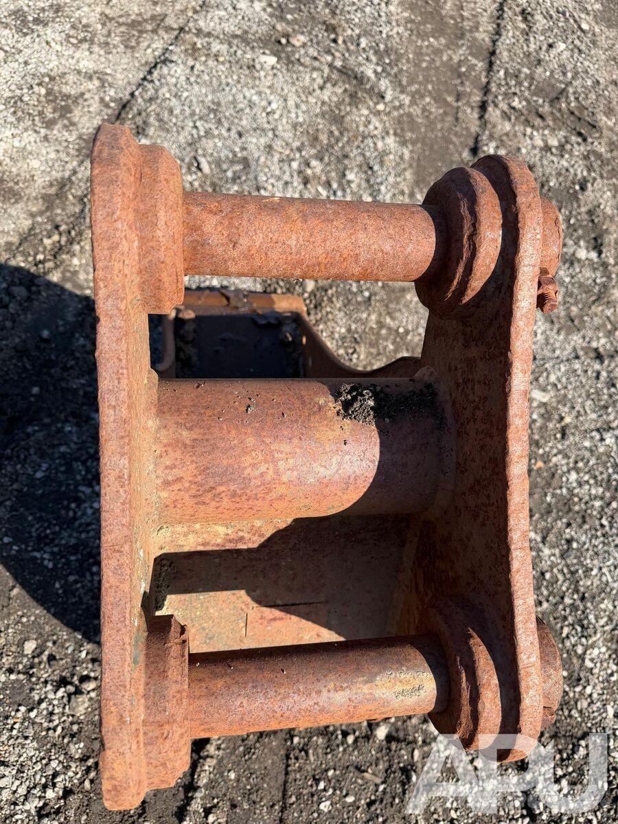  equipment - attachment for construction equipment  دلاء