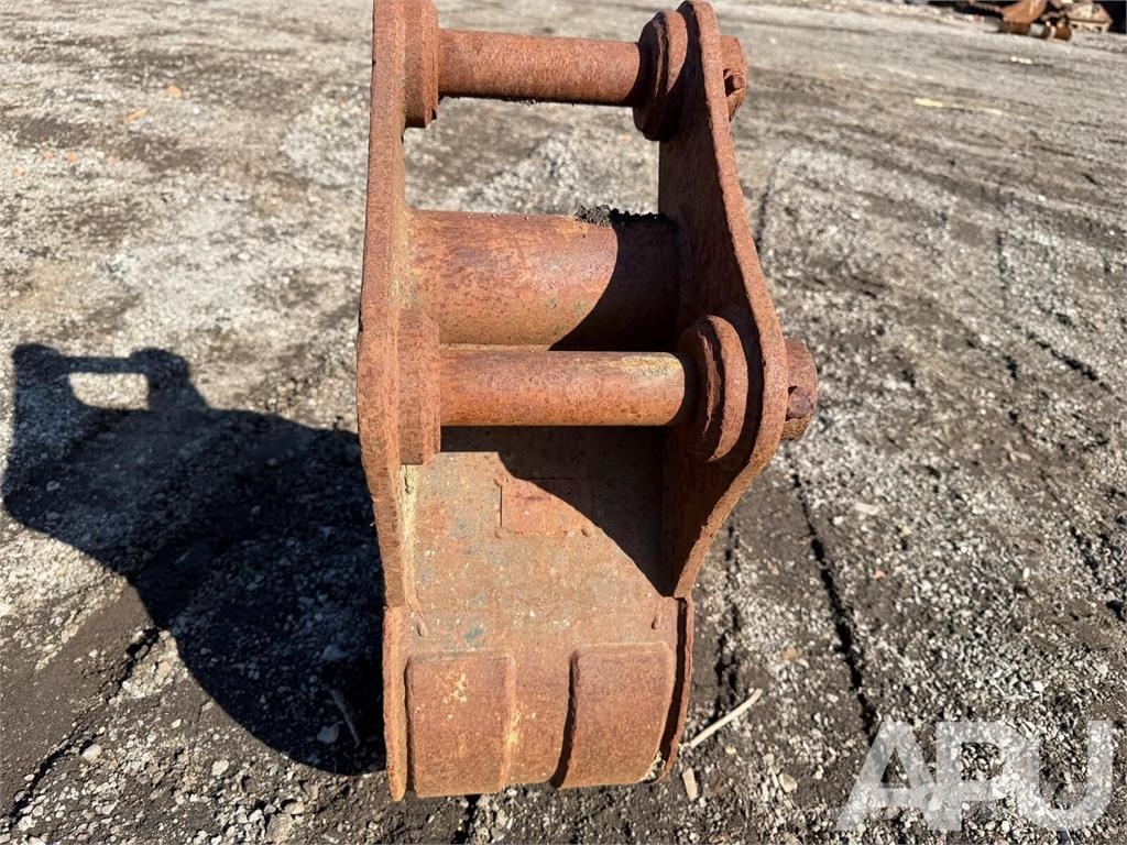  equipment - attachment for construction equipment  دلاء