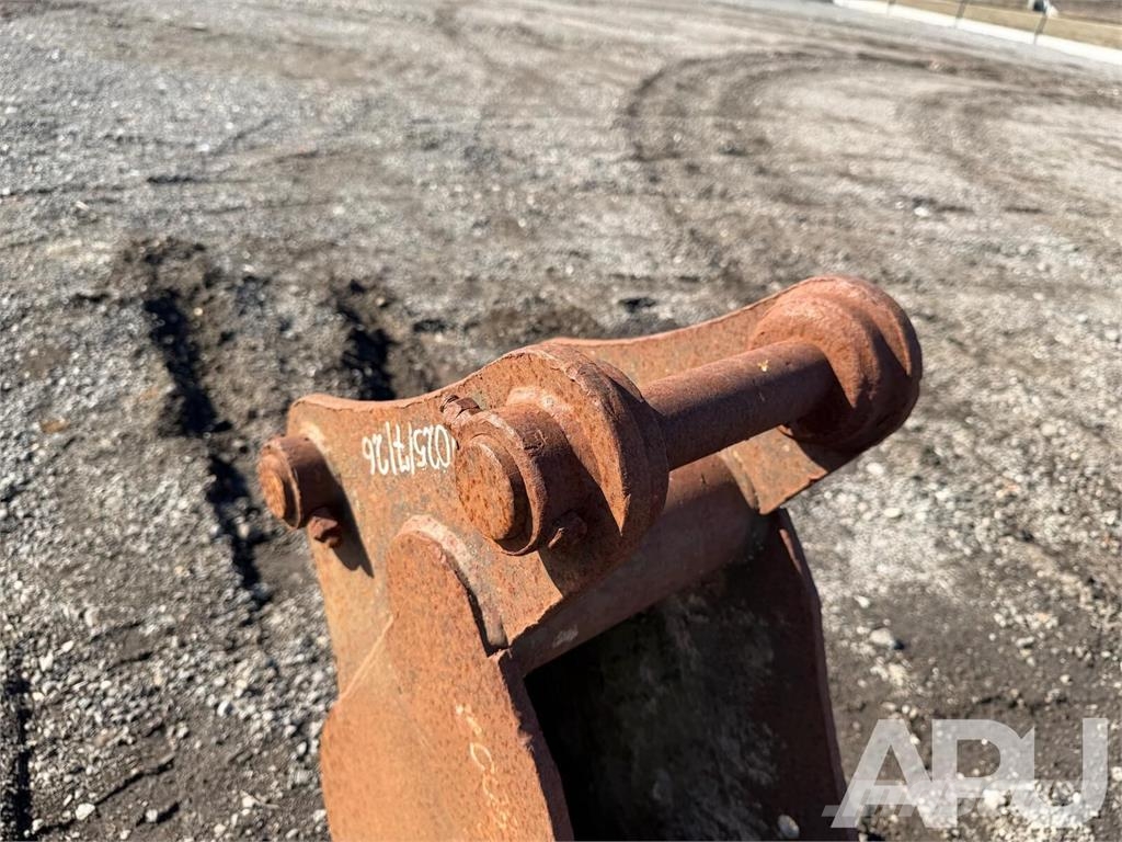  equipment - attachment for construction equipment  دلاء