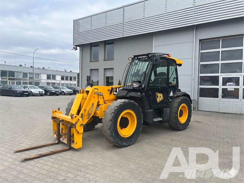 JCB 541-70 مناولات متداخلة