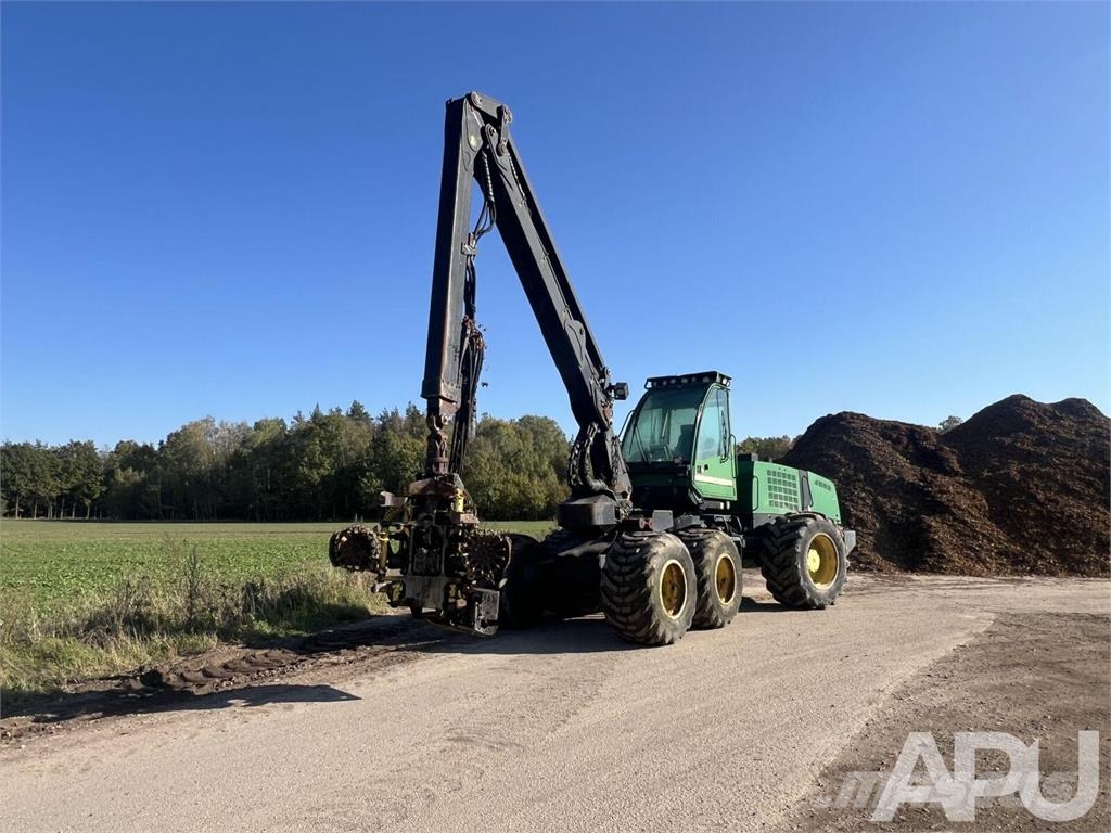 John Deere  حصادات