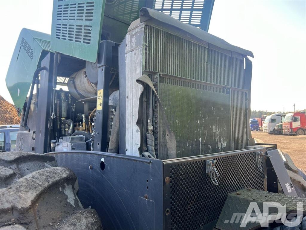 John Deere  حصادات