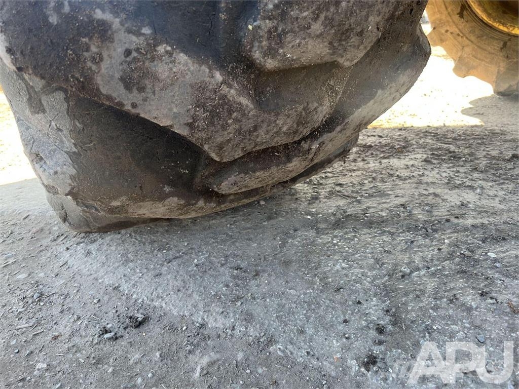 John Deere  حصادات