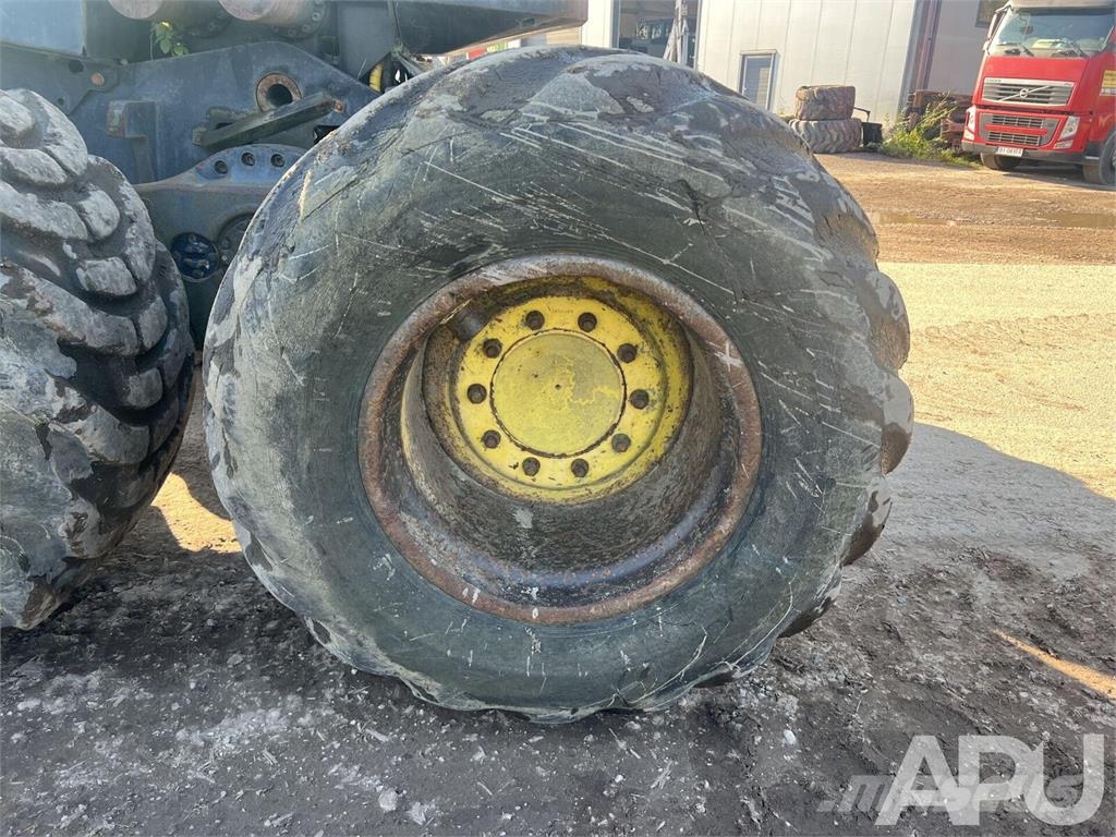 John Deere  حصادات