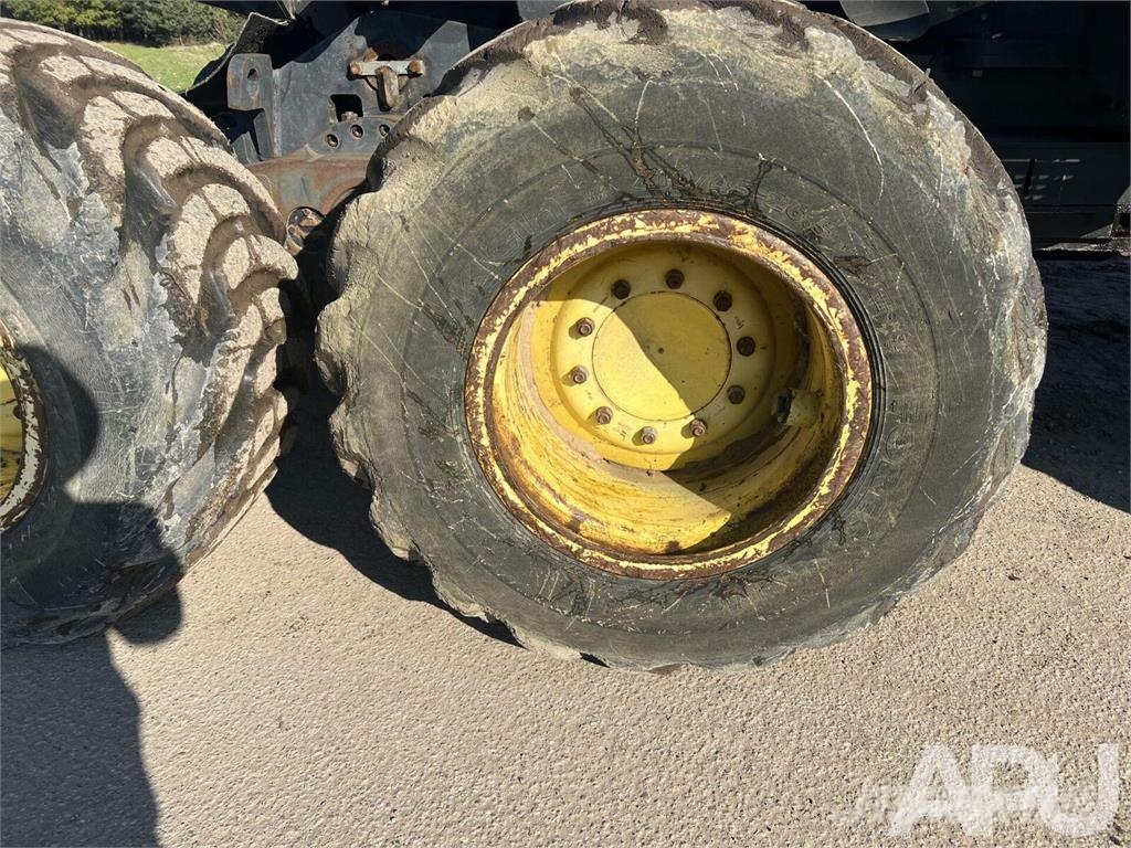 John Deere  حصادات