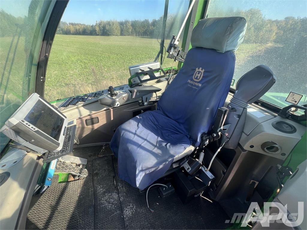 John Deere  حصادات