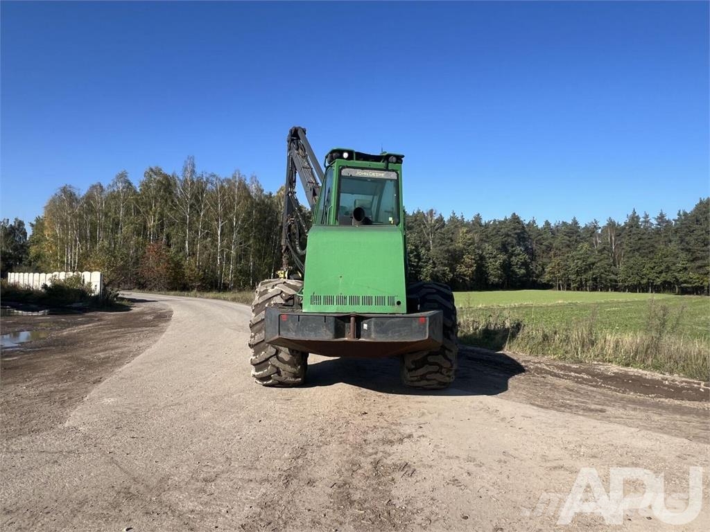 John Deere  حصادات