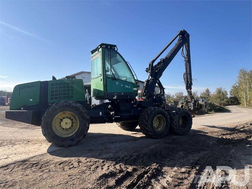 John Deere  Harvesters
