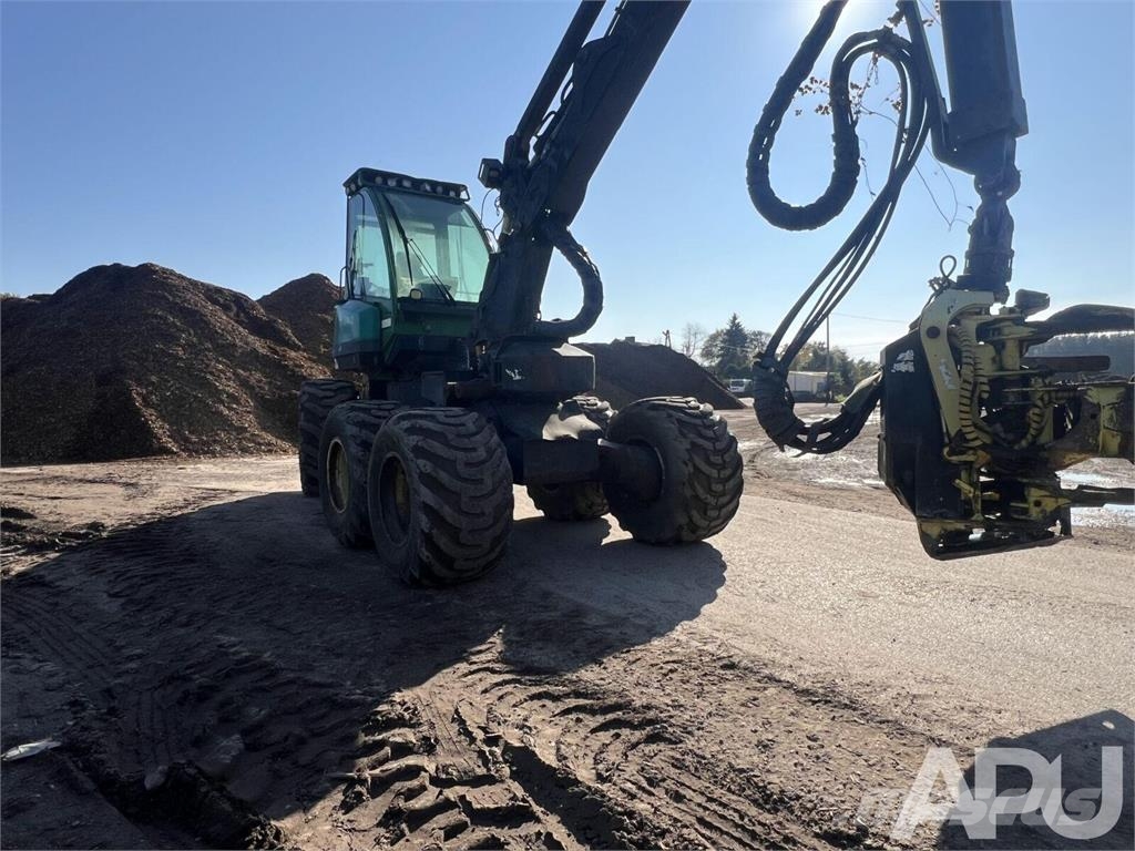 John Deere  حصادات