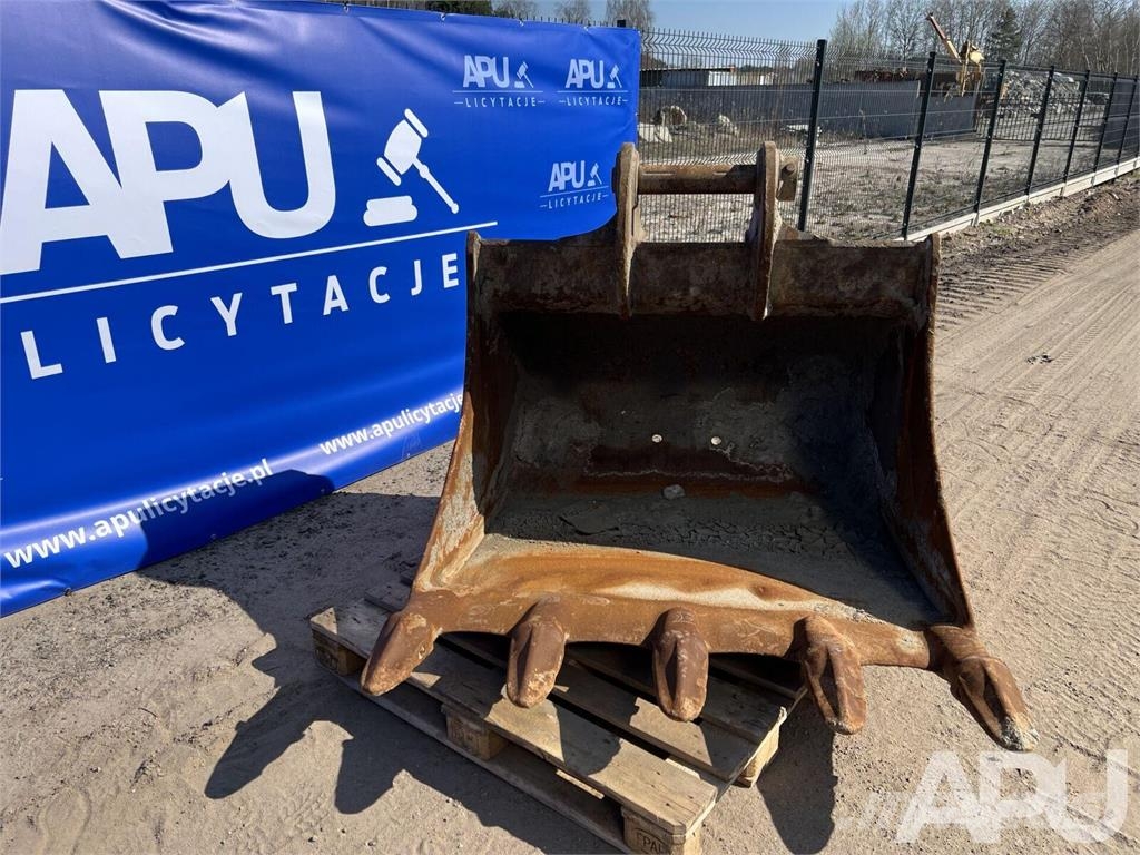 Komatsu  دلاء