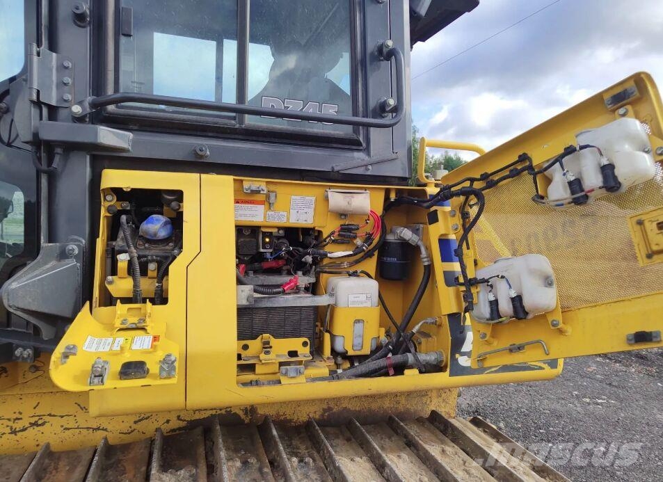 Komatsu D51PX-24 Kāpurķēžu buldozeri
