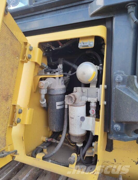 Komatsu D51PX-24 Kāpurķēžu buldozeri