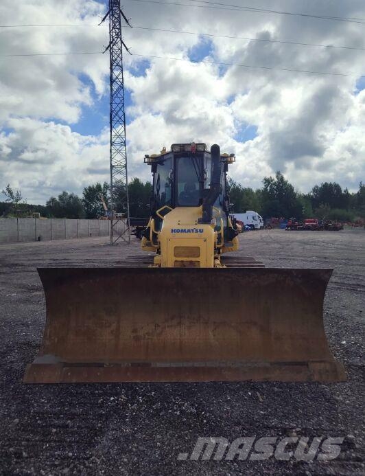 Komatsu D51PX-24 Kāpurķēžu buldozeri