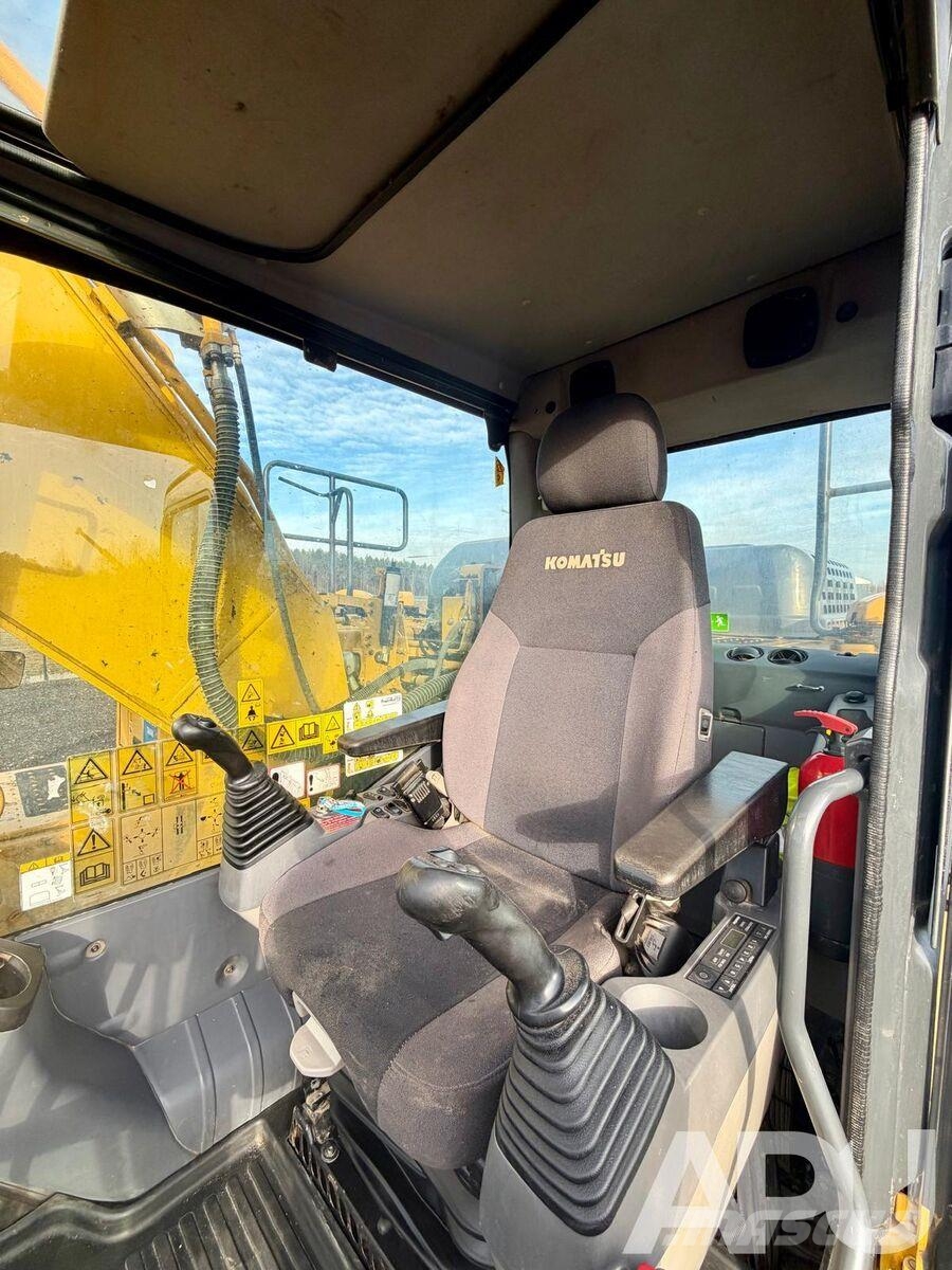 Komatsu PC210LC-11 Vikšriniai ekskavatoriai
