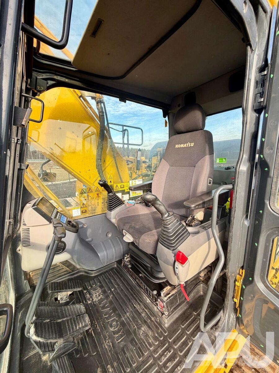 Komatsu PC210LC-11 Vikšriniai ekskavatoriai