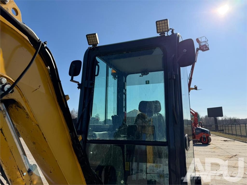 Komatsu PC26MR-3 Mini ekskavatoriai < 7 t