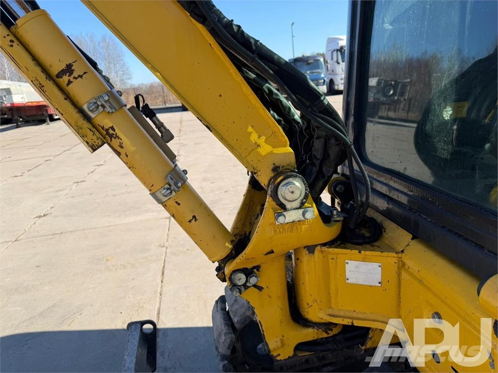Komatsu PC26MR-3 Mini ekskavatoriai < 7 t
