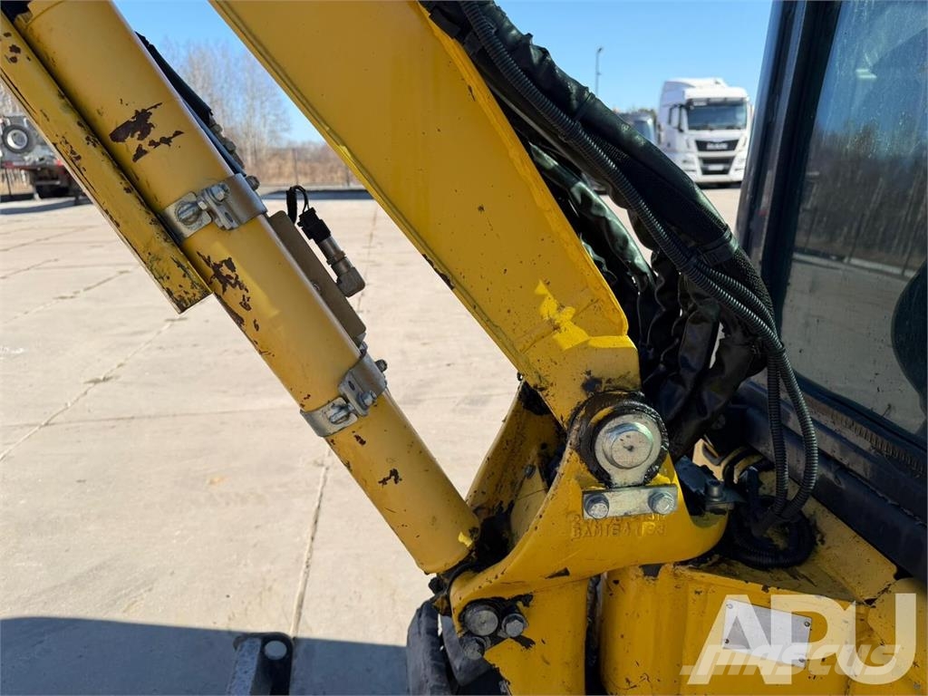 Komatsu PC26MR-3 Mini ekskavatoriai < 7 t