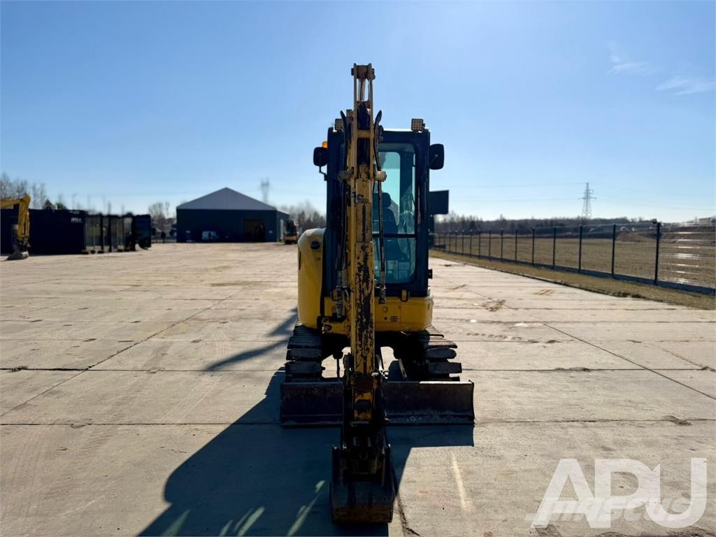 Komatsu PC26MR-3 Mini ekskavatoriai < 7 t