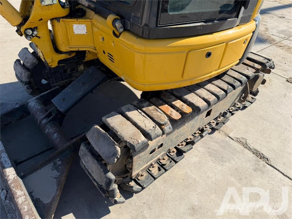 Komatsu PC26MR-3 Mini ekskavatoriai < 7 t