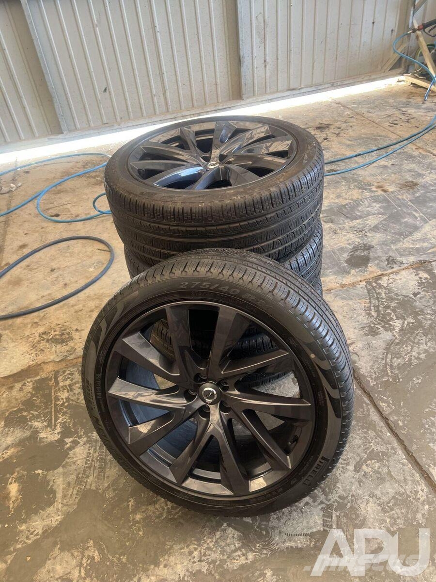 Komplet kół VOLVO XC90/XC60/S90/V90 Cross Country 5X108 Gume, točkovi i felne