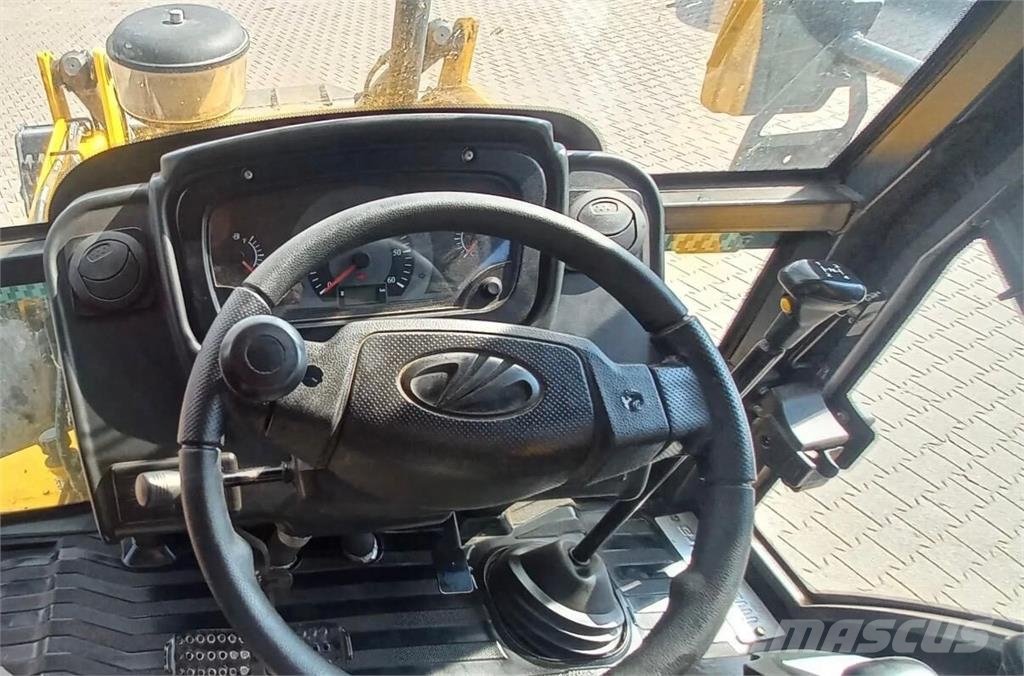 Koparko-Ładowarka Mahindra VX90 4WD - 2022 rok t Ekskavatori-iekrāvēji