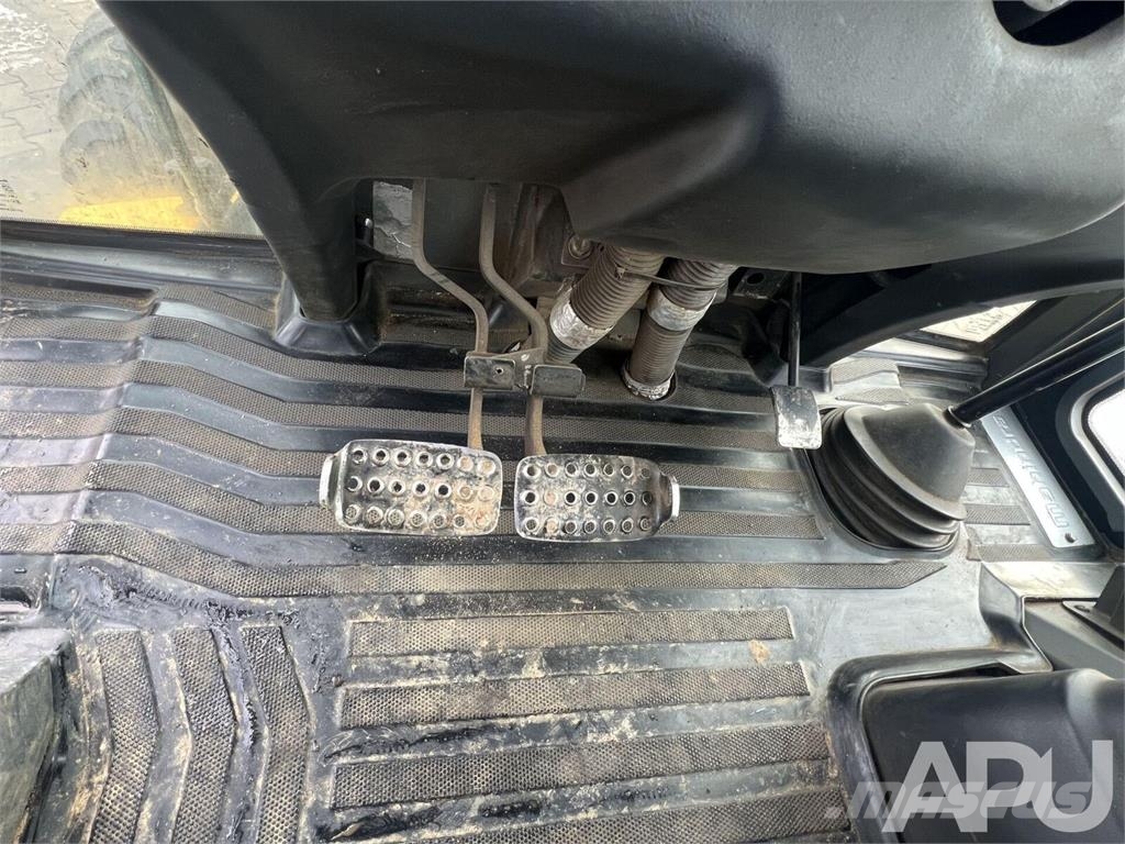 Mahindra VX90 Ekskavatori-iekrāvēji