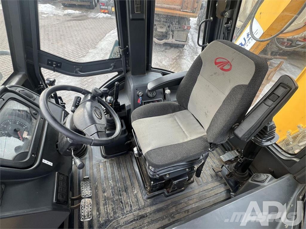 Mahindra VX90 Ekskavatori-iekrāvēji