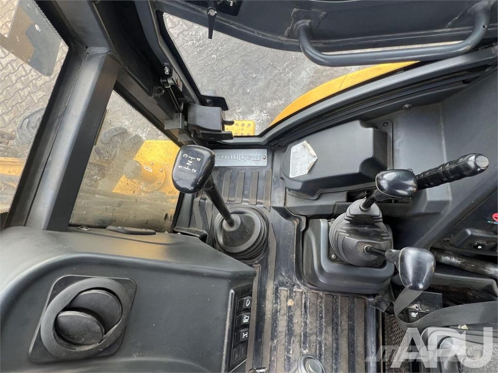 Mahindra VX90 Ekskavatori-iekrāvēji