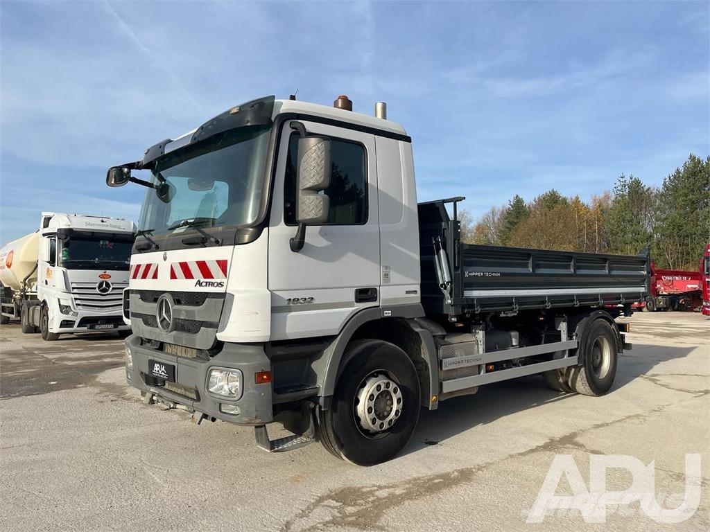 Foto Mercedes-Benz Actros MP2 van Gebr. Van Der Lee VOF