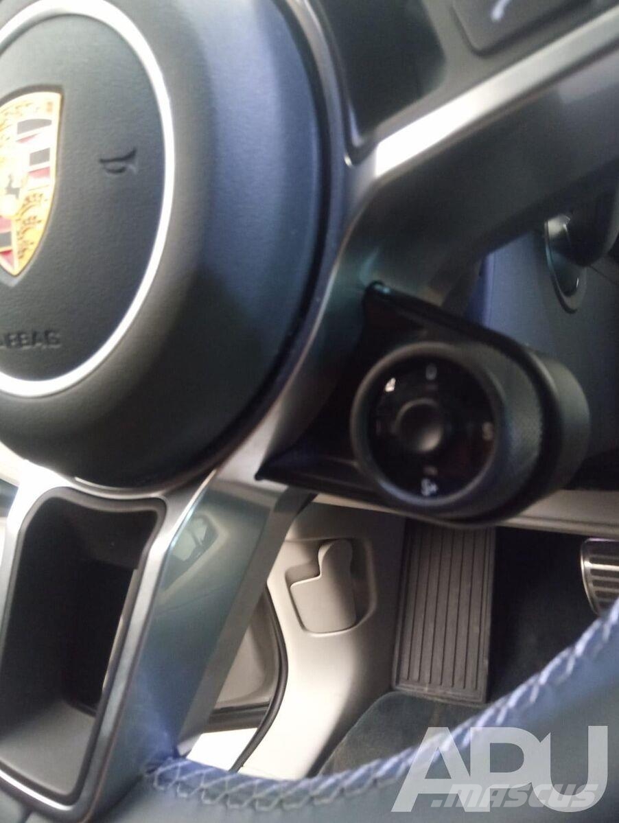 Porsche Cayenne GTS 550 سيارات