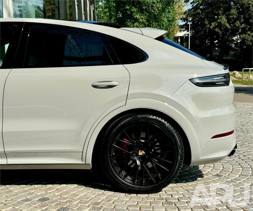 Porsche Cayenne GTS 550 سيارات