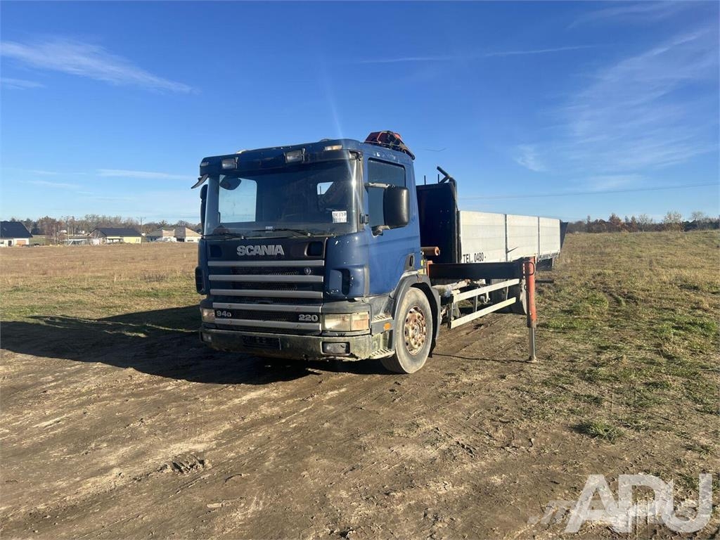 Scania 94D Camiones de cama baja