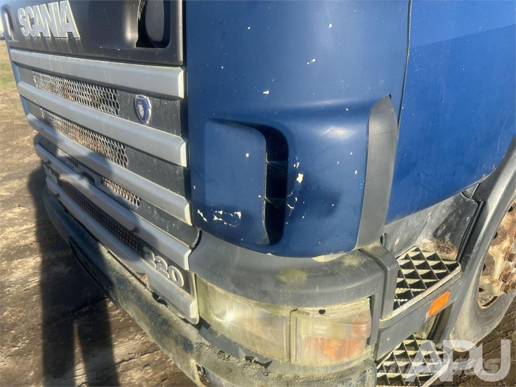 Scania 94D Camiones de cama baja
