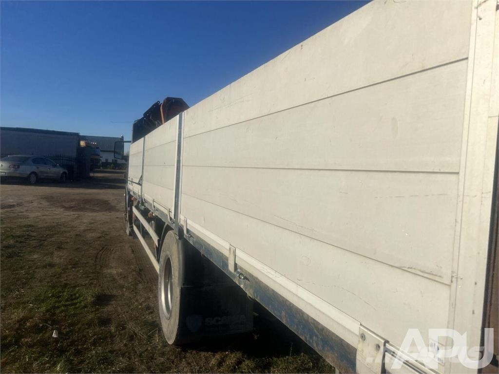 Scania 94D Camiones de cama baja