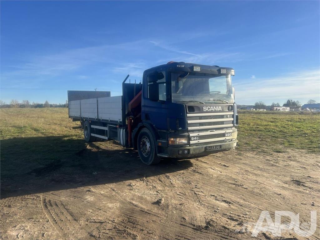 Scania 94D Camiones de cama baja