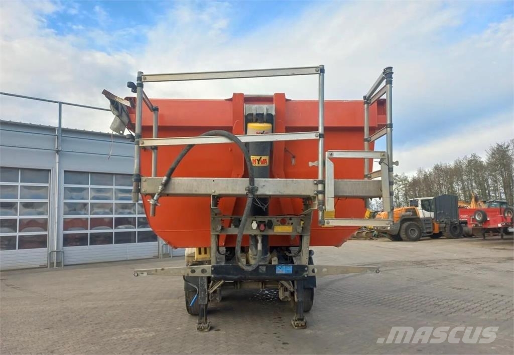 Schmitz Cargobull SKI 24 Tipptrailer