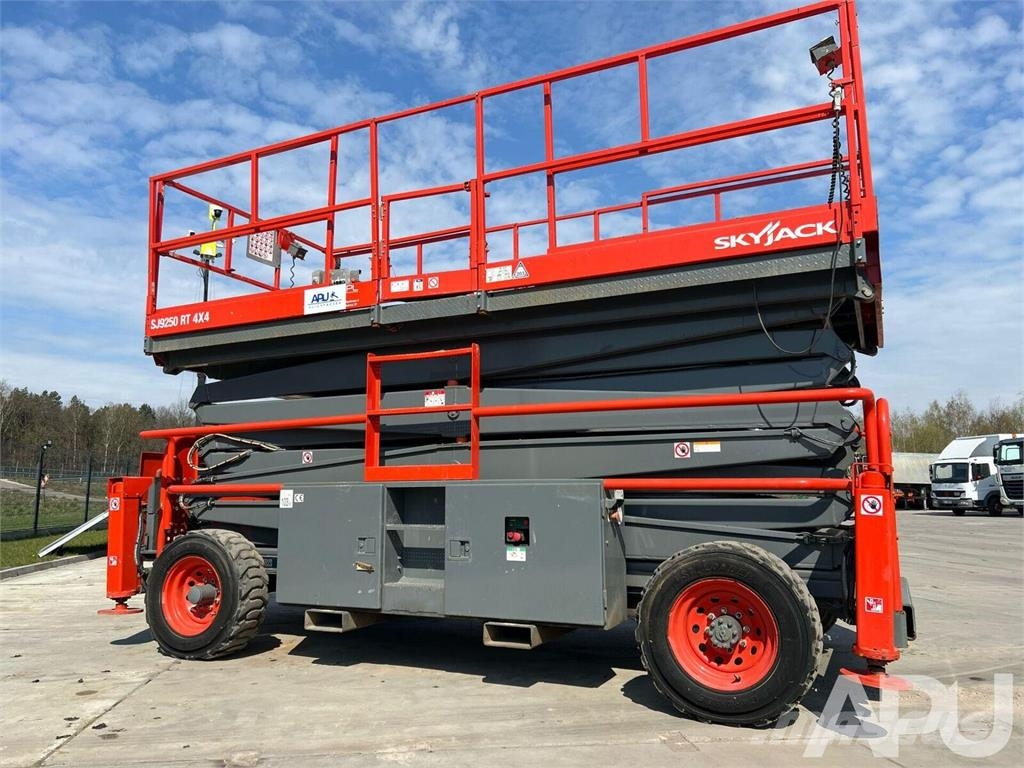 SkyJack SJ 9250 Scissor lifts