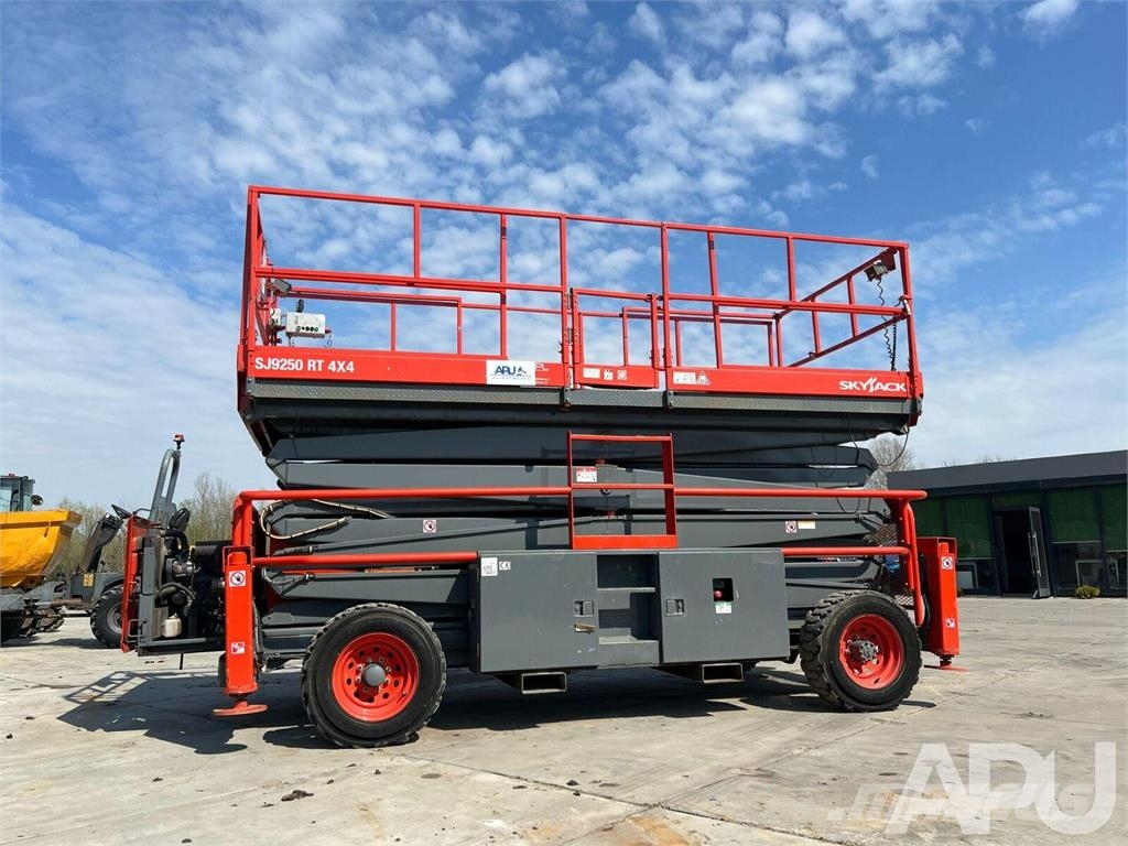 SkyJack SJ 9250 Scissor lifts