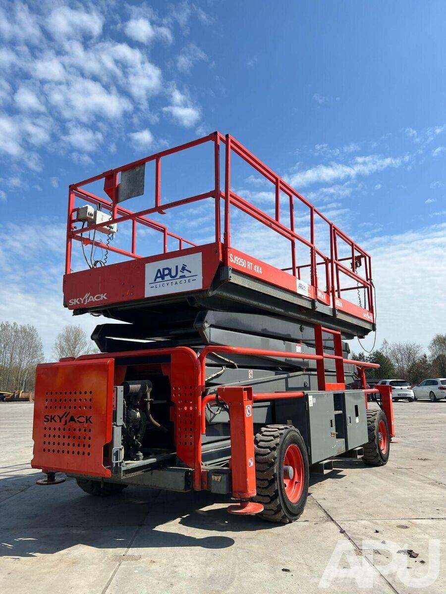 SkyJack SJ 9250 Scissor lifts