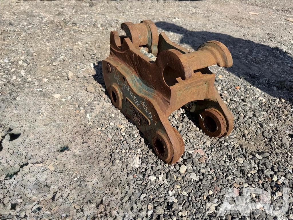  spare part - body spare parts - quick coupler موصلات سريعة