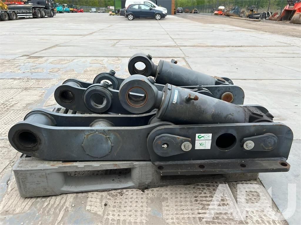  spare part - body spare parts - quick coupler موصلات سريعة