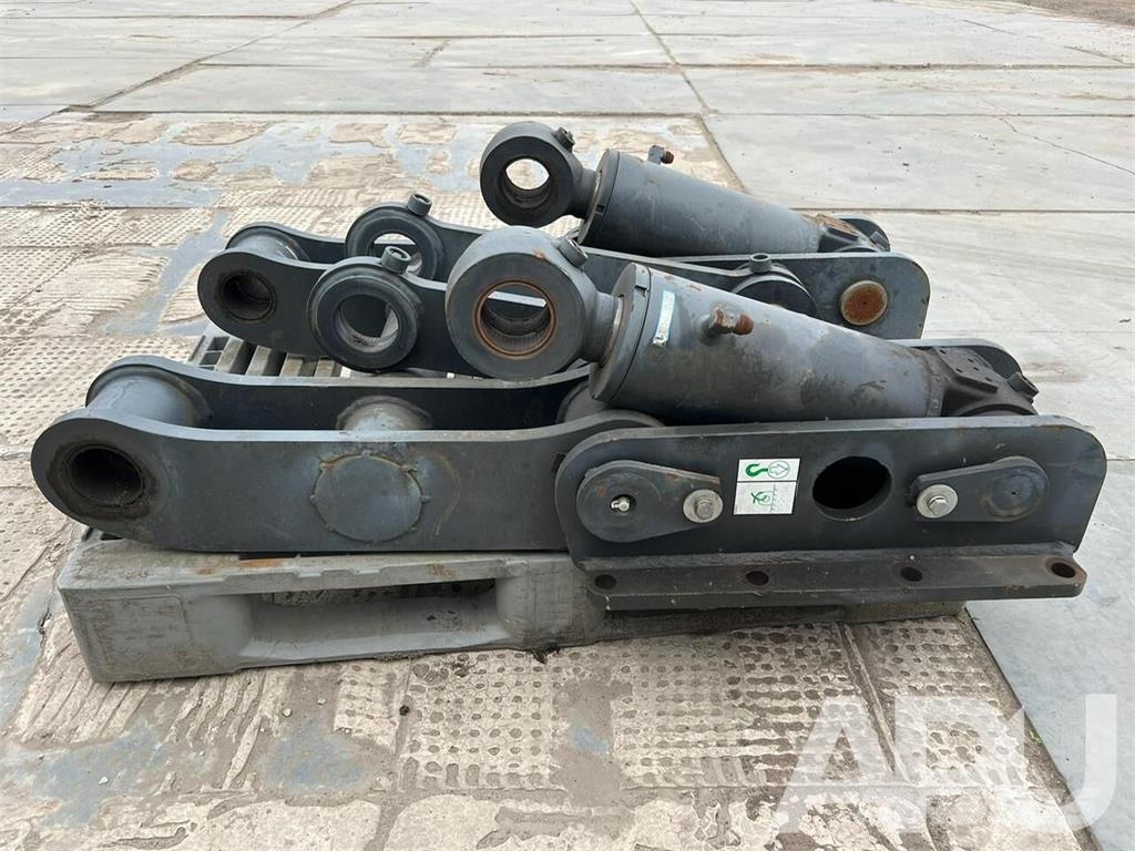  spare part - body spare parts - quick coupler موصلات سريعة