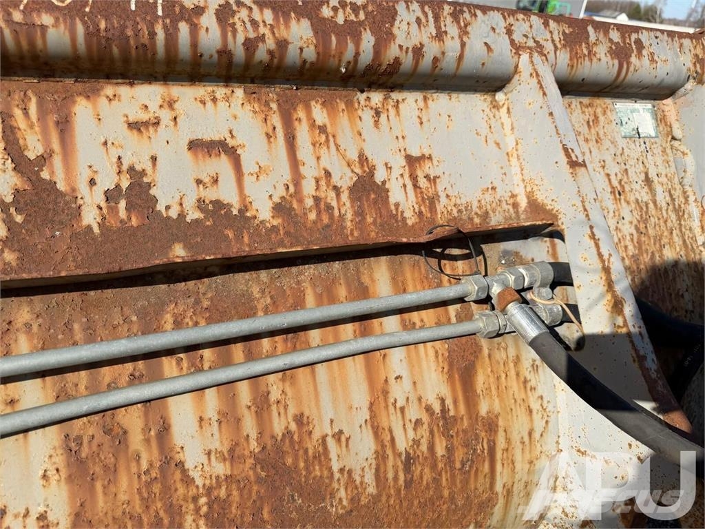 Volvo  دلاء